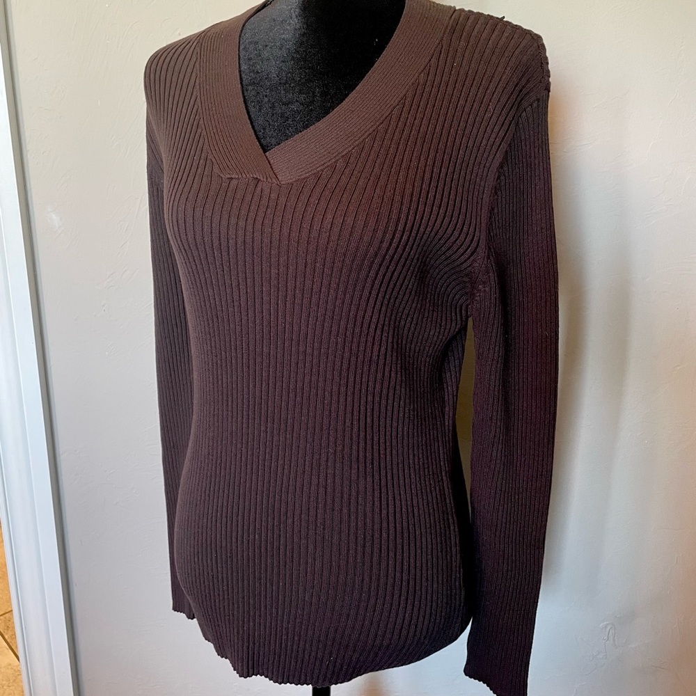 Brown ribbed sweater